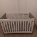 Babybed + matras + 2 matrashoezen, Ophalen, Zo goed als nieuw, Overige typen