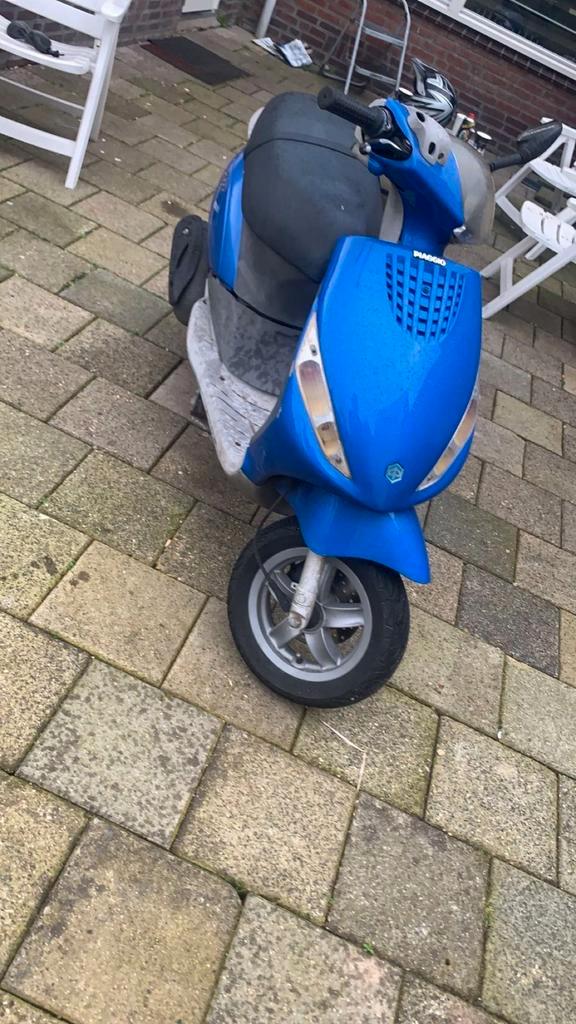 Piaggo zip 2000 80cc, Fietsen en Brommers, Scooters | Piaggio, Zo goed als nieuw, Zip, Klasse A (25 km/u), Benzine, Ophalen