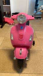 Roze elektrische kinderscooter (Vespa-stijl) – €20, Kinderen en Baby's, Ophalen, Gebruikt