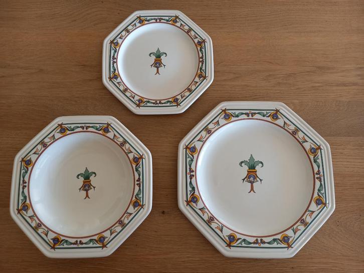 Servies keramiek - 68-delig - handgeschilderd - jaren 1980, Huis en Inrichting, Keuken | Servies, Zo goed als nieuw, Compleet servies