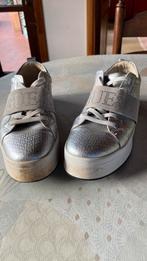 Sneakers zilver mt 40, Ophalen, Sneakers