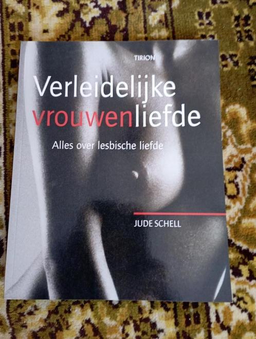 501) Verleidelijke vrouwenliefde ( Jude Schell ), Livres, Art & Culture | Photographie & Design, Comme neuf, Autres sujets/thèmes