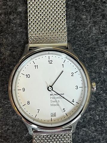 Mondaine Helvetica No1 Date beschikbaar voor biedingen