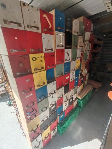 Casiers boîtes bacs à bec tiroirs garage atelier rangement  beschikbaar voor biedingen