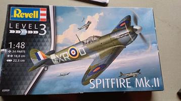 Revell Spitfire Mk.II disponible aux enchères