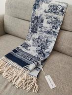 Écharpe châle chaud hiver neuf dior, Vêtements | Femmes, Bonnets, Écharpes & Gants, Enlèvement, Neuf, Écharpe