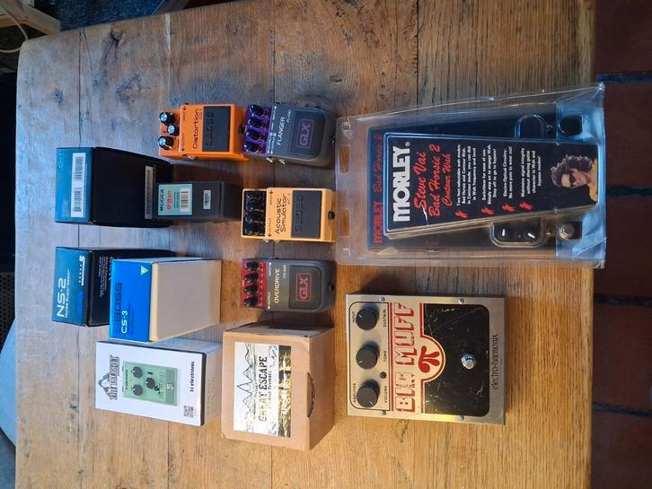 Pédales d'effets+ pédalier et bloc alim, Musique & Instruments, Effets, Comme neuf, Chorus, Enlèvement