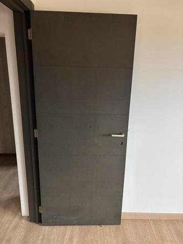 5 Zwarte volle deuren met sleutel + chambrang beschikbaar voor biedingen