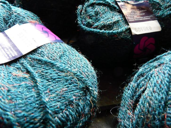 grote hoeveelheid aan overschot breiwol ook gerecupereerde, Hobby en Vrije tijd, Breien en Haken, Gebruikt, Breien of Haken, Naald