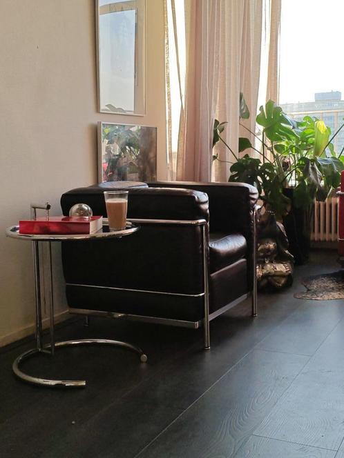 Cassina Le Corbusier lc2 Zwart leder, Huis en Inrichting, Fauteuils, Gebruikt, Leer, Metaal, 50 tot 75 cm, Minder dan 75 cm, Ophalen of Verzenden