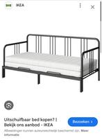 IKEA metalen bedbank met matras – goede staat, moet weg, Huis en Inrichting, Slaapkamer | Bedden, Ophalen, Verstelbaar, Tweepersoons