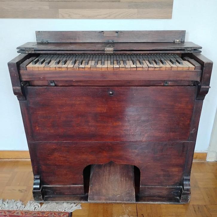Meuble piano bois exotique, Antiquités & Art, Antiquités | Meubles | Armoires