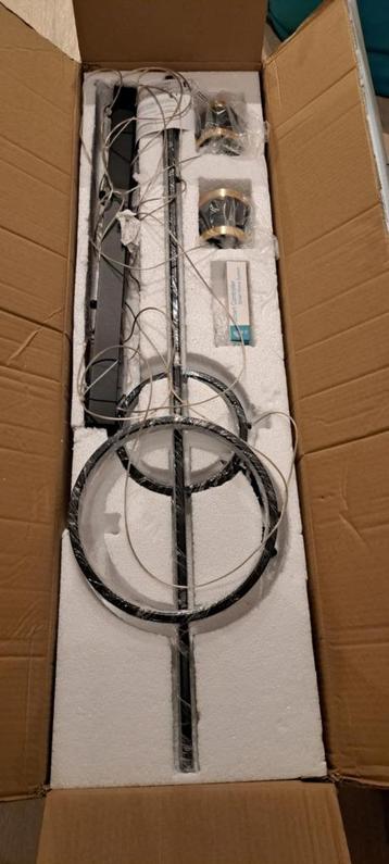 Lustre  beschikbaar voor biedingen