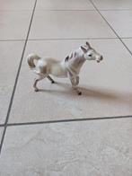 Beeldje paard, Ophalen