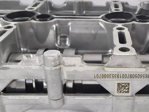 Nokkenashuis van een Mercedes E-Klasse, Auto-onderdelen, Motor en Toebehoren, Mercedes-Benz, Nieuw, 6 maanden garantie, 12 maanden garantie