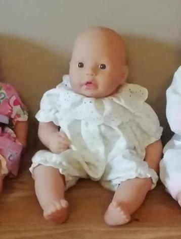 Babypop beschikbaar voor biedingen