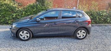 Hyundai i20 1 2 essence BJ 2021 25000 km avec dommages