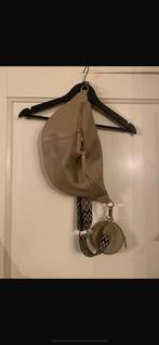 Beige lederen crossbody handtas met kleine portefeuille., Ophalen of Verzenden, Zo goed als nieuw, Beige, Handtas