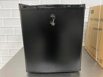 Mini Frigot de bar beschikbaar voor biedingen