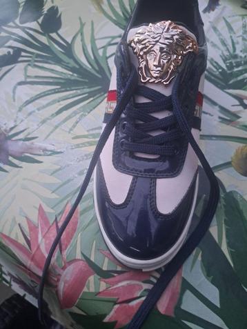 Versace Chain schoenen beschikbaar voor biedingen