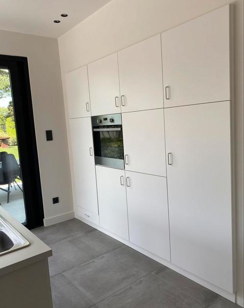 Complete keuken met eiland en toestellen., Huis en Inrichting, Keuken | Complete keukens, Zo goed als nieuw, Overige typen, Wit