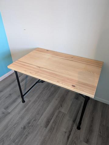Bureau (Ikea KULLABERG) beschikbaar voor biedingen