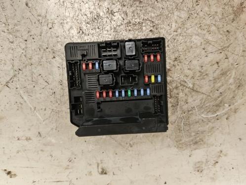 Zekeringkast van een Nissan Qashqai, Auto-onderdelen, Elektronica en Kabels, Nissan, Gebruikt, 3 maanden garantie, Ophalen of Verzenden