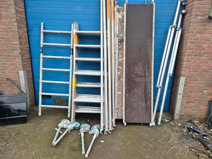 Smalle rolsteiger rolstelling, Doe-het-zelf en Bouw, Steigers, Gebruikt, Rolsteiger of Kamersteiger, 5 meter of hoger, Ophalen
