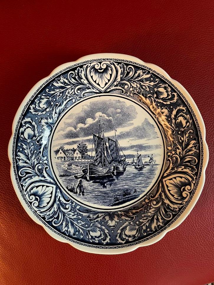 Assiette décorative en céramique – Boch Belgium, Antiek en Kunst, Antiek | Wandborden en Tegels, Ophalen