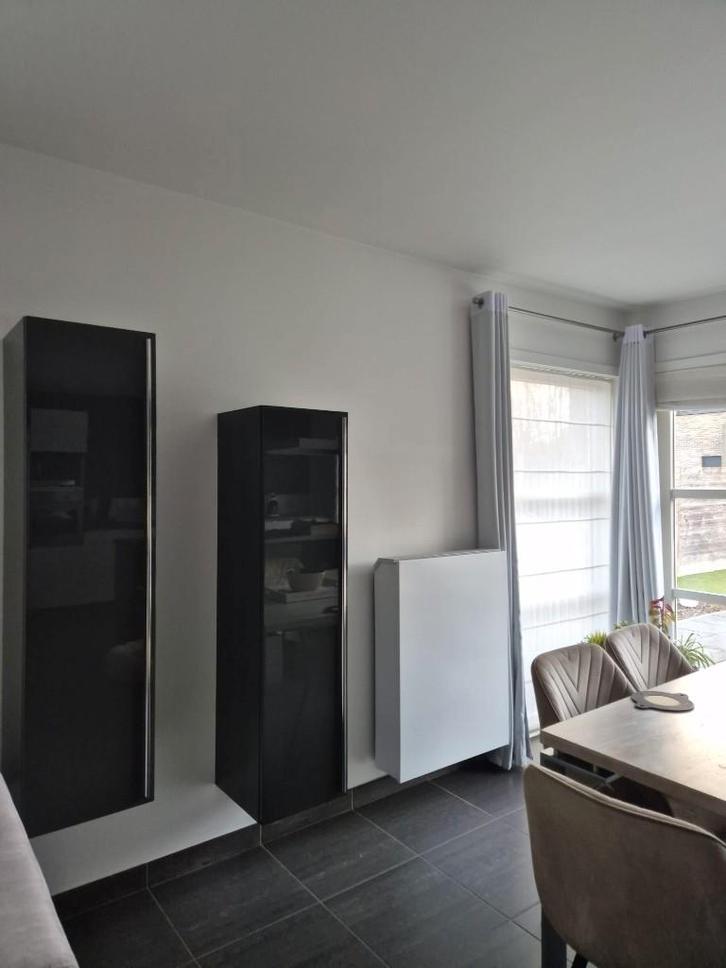 design grijs gelakte hangkast x2 100€/kast, Maison & Meubles, Armoires | Buffets, Utilisé, 100 à 150 cm, Moins de 50 cm, 25 à 50 cm