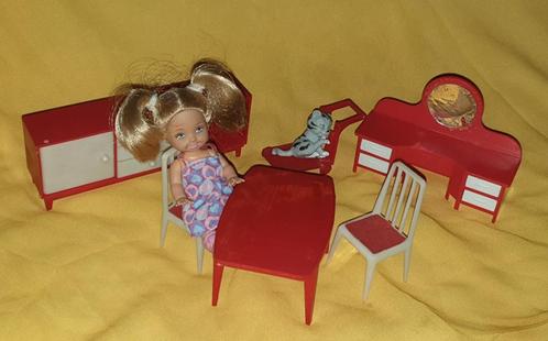 Poppenhuis meubeltjes Jean West Germany popje Mattel 1994, Enfants & Bébés, Jouets | Maisons de poupées, Utilisé, Maison de poupées