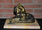 Beeld " naakte vrouw op Sphinx" 15 x 26 cm, 20 cm hoog, Antiek en Kunst, Kunst | Beelden en Houtsnijwerken, Ophalen of Verzenden