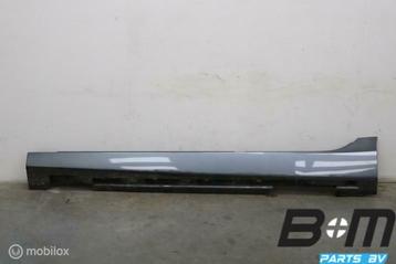 Zijskirt links Volvo V40 2017 31395042 beschikbaar voor biedingen