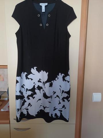 Nieuw elegante jurk  "JOSEPH RIBKOFF " beschikbaar voor biedingen