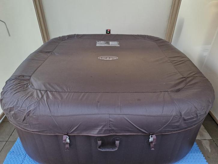 Jacuzzi Lay-Z-Spa Maladives, Tuin en Terras, Bubbelbaden en Hottubs, Zo goed als nieuw, Opblaasbaar, Afdekzeil, Grondzeil, Filter