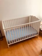 Babybedje Ikea met toebehoren, verstelbaar., Kinderen en Baby's, Babywiegjes en Ledikanten, Ophalen, Zo goed als nieuw, Ledikant