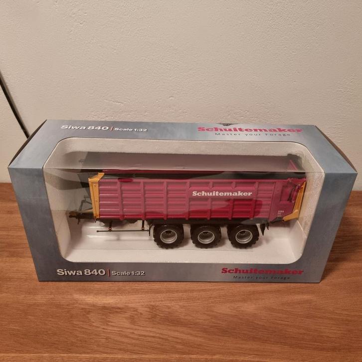 Schuitemaker Siwa 840 Universal Hobbies, Hobby en Vrije tijd, Modelauto's | 1:32, Zo goed als nieuw, Tractor of Landbouw, Universal Hobbies