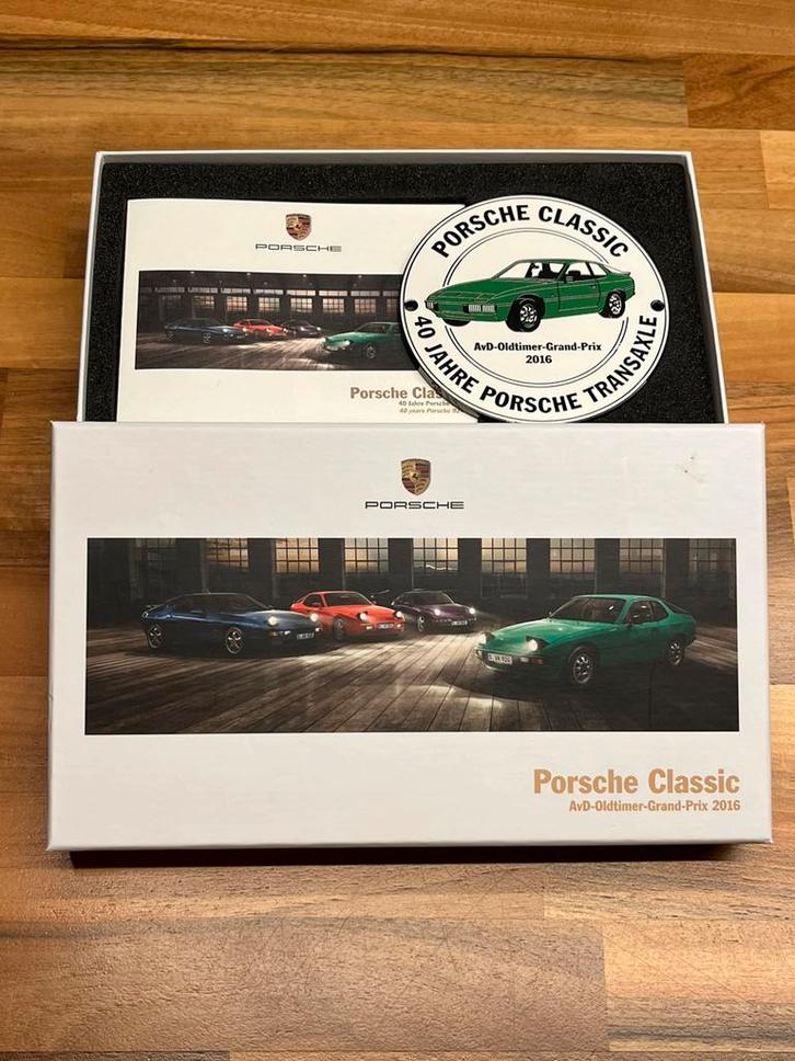 Badge kenteken oldtimer Grandprix Transaxle Porsche 924 40j, Verzamelen, Automerken, Motoren en Formule 1, Nieuw, Auto's, Ophalen of Verzenden