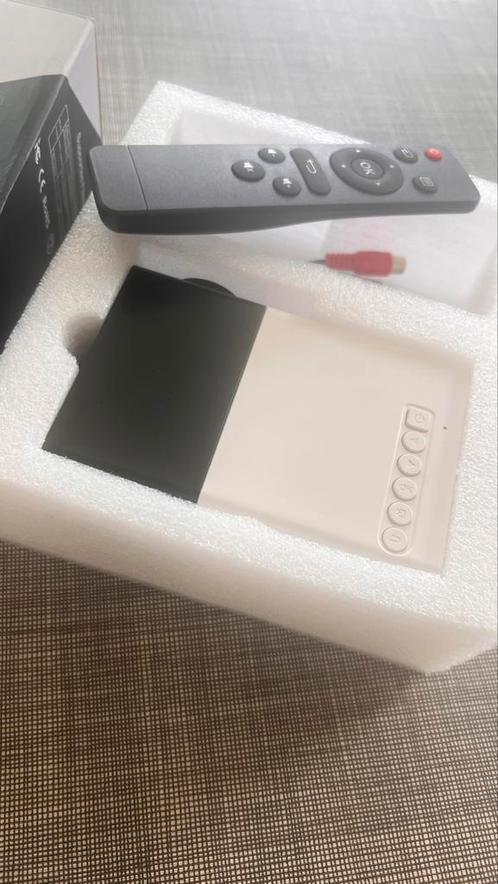 Beamer nieuw in doos, Audio, Tv en Foto, Beamers, Nieuw, Overige technologie, Ophalen