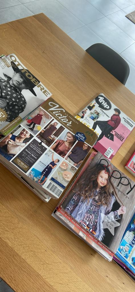 Pakket naaiboeken en tijdschriften, Hobby en Vrije tijd, Naaien en Fournituren, Gebruikt, Ophalen