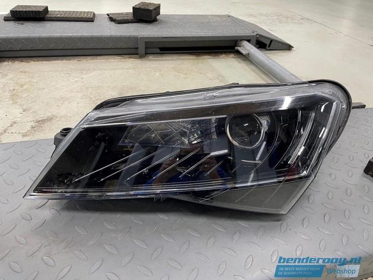 skoda superb koplamp links, Auto-onderdelen, Verlichting, Gebruikt, Ophalen of Verzenden