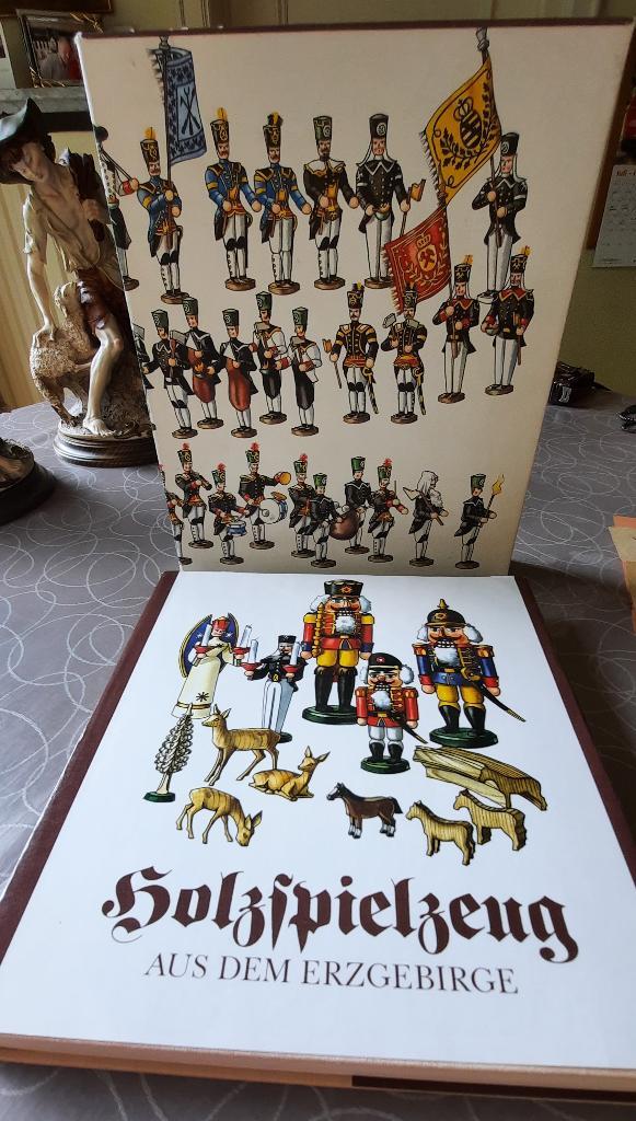 Holzspielzeug aus dem Erzgebirge, Boeken, Hobby en Vrije tijd, Zo goed als nieuw, Houtbewerking, Ophalen of Verzenden