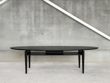 Scandinavische coffeetable beschikbaar voor biedingen
