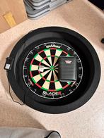 Dartsblok + verlichting en pijltjes, Ophalen, Zo goed als nieuw, Dartbord met pijlen