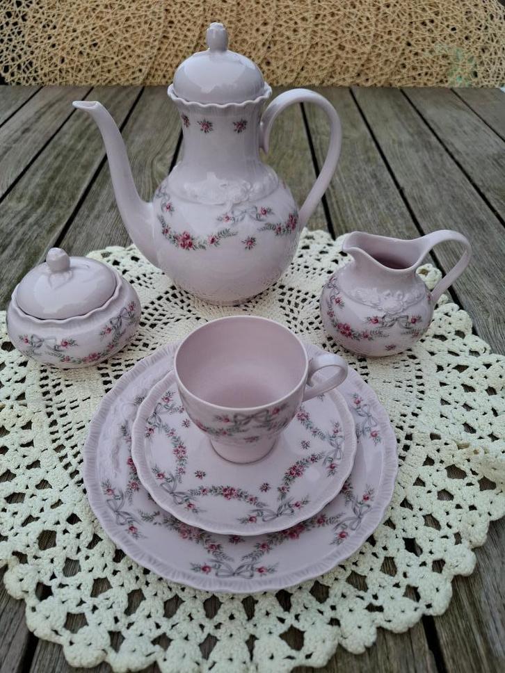 vintage Koffie /Theeset van Hutschenreuther, Huis en Inrichting, Keuken | Servies, Zo goed als nieuw, Compleet servies, Overige stijlen