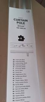 Nieuwe gordijnen en roedes, Enlèvement