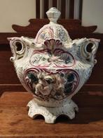 Vase et couvercle en porcelaine de Capodimonte, Enlèvement ou Envoi