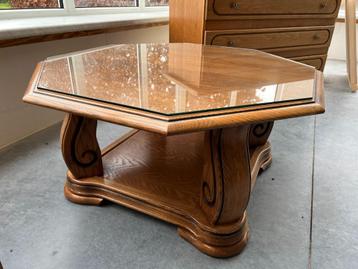 salon tafel met geslepen glazen blad disponible aux enchères