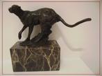 Bronzen jachtluipaard op marmer sokkel - Gemerkt JB PARIS., Antiek en Kunst, Brons, Ophalen