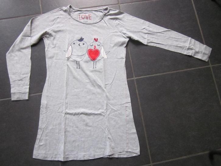 grijs slaapkleed met lange mouwen met koppel vogeltjes, Kleding | Dames, Homewear, Zo goed als nieuw, Maat 38/40 (M), Grijs, Ophalen of Verzenden